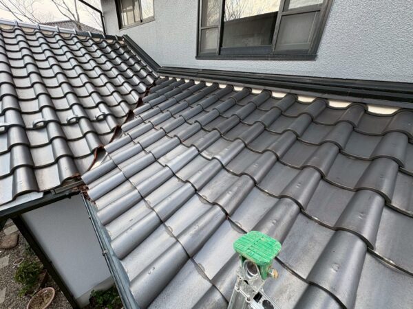 鳥取県米子市にて屋根修理・瓦差し替え工事〈地震・雪害による屋根の割れ〉の施工後写真