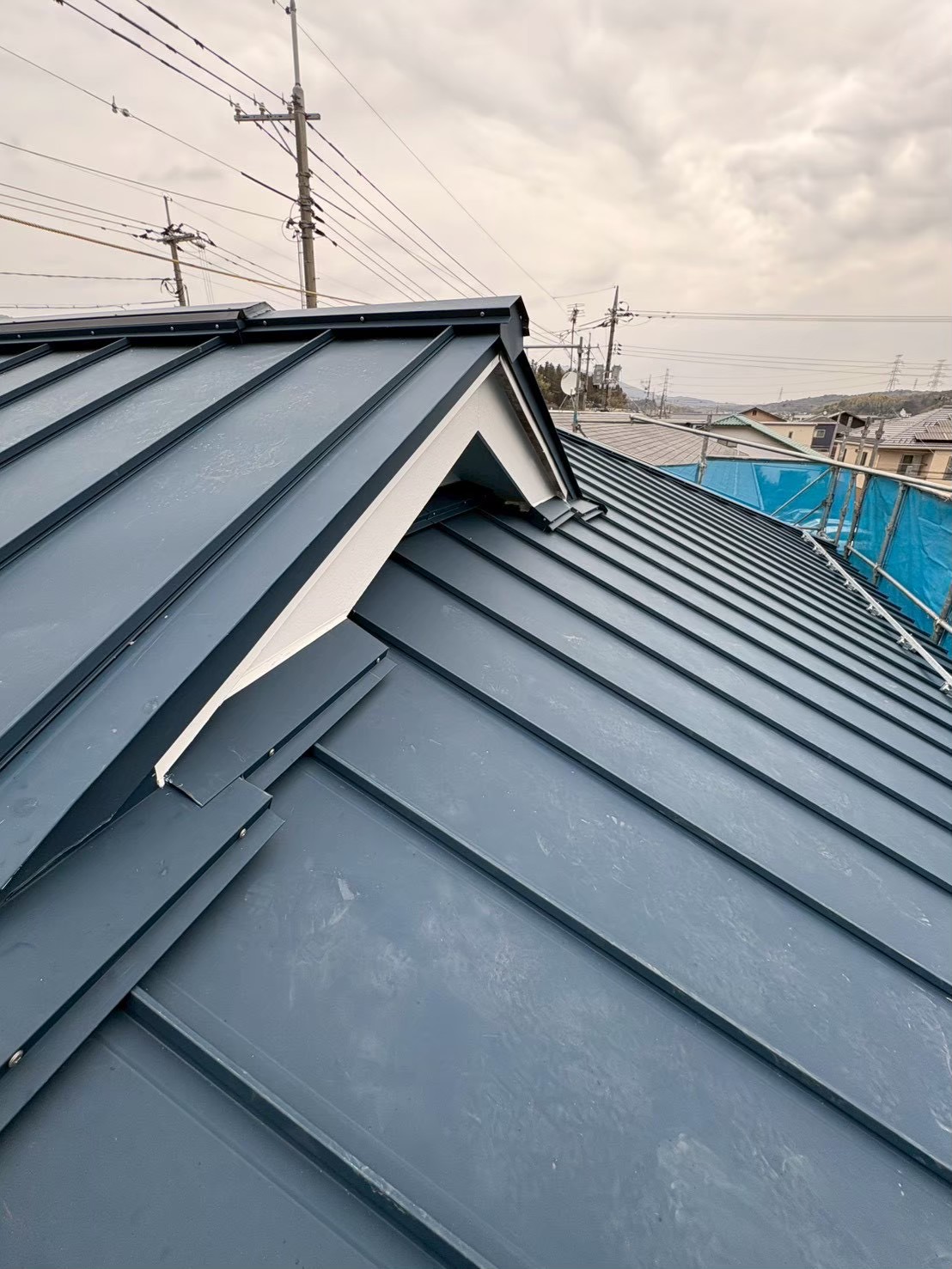 鳥取県米子市にて雨漏り修理・屋根修理〈天窓からの雨漏り・カバー工法〉
